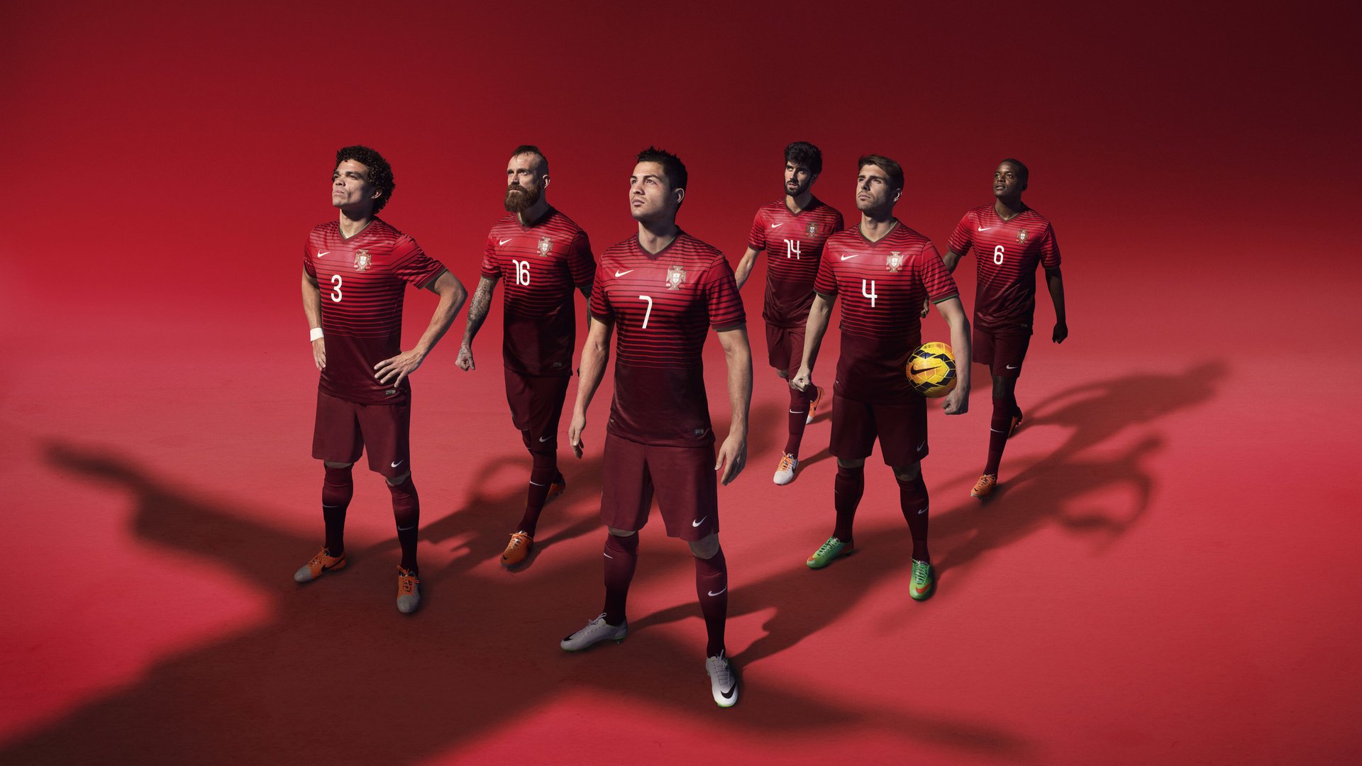 世界杯2026-卡塔尔终结英格兰,德布劳内在F1街道赛接管比赛,当绿茵场与赛道共享同一种残酷美学